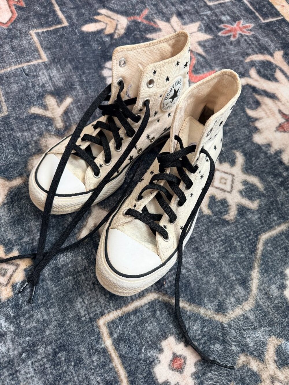 Converse Chuck Taylor All Star Lift Platform – Embroidered Stars – Women's 8.5